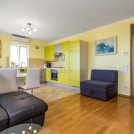 Stunning Apartment In Volosko With House Sea View 외부 사진