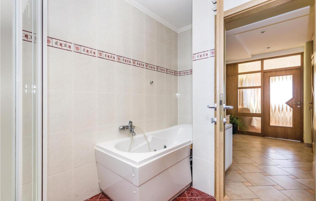 Stunning Apartment In Volosko With House Sea View 외부 사진