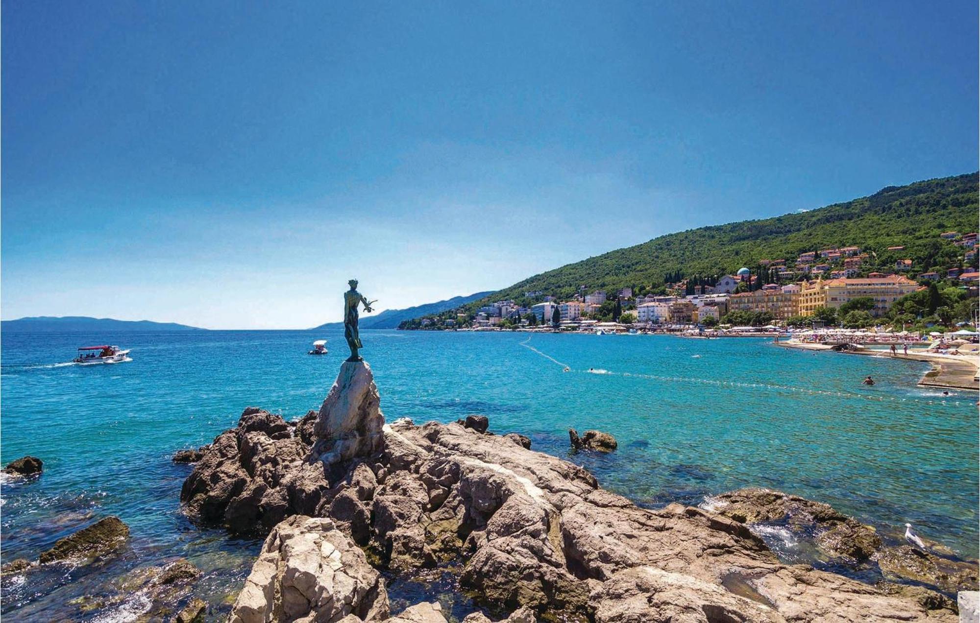 Stunning Apartment In Volosko With House Sea View 외부 사진